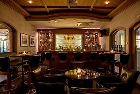 Bauer Hotel & Restaurant