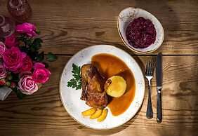 Bauer Hotel & Restaurant