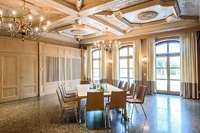 Bauer Hotel & Restaurant