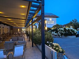 Bauer Hotel & Restaurant