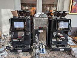 Bauer Hotel & Restaurant