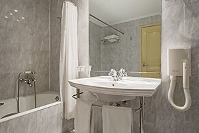 Airotel Stratos Vassilikos Hotel