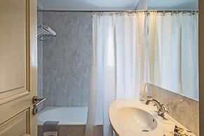 Airotel Stratos Vassilikos Hotel