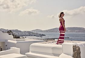 Kouros Hotel & Suites