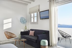 Kouros Hotel & Suites