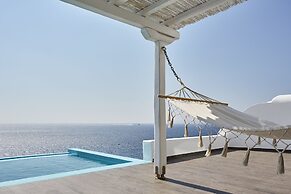 Kouros Hotel & Suites