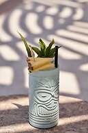 Kouros Hotel & Suites