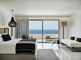 Kouros Hotel & Suites