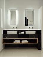 Kouros Hotel & Suites