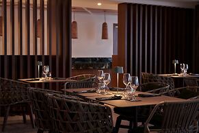 Kouros Hotel & Suites