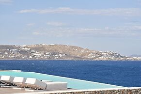 Kouros Hotel & Suites