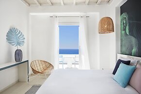 Kouros Hotel & Suites