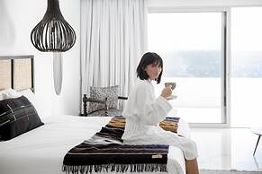 Kouros Hotel & Suites