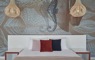 Kouros Hotel & Suites