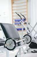 Kouros Hotel & Suites