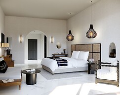 Kouros Hotel & Suites