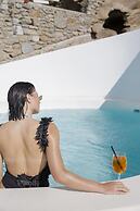 Kouros Hotel & Suites