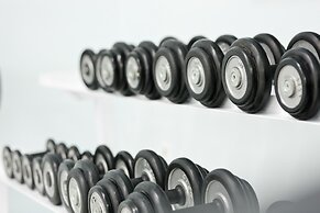 Kouros Hotel & Suites