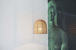 Kouros Hotel & Suites