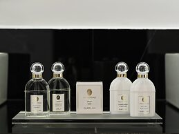 Kouros Hotel & Suites