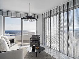 Kouros Hotel & Suites