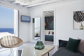 Kouros Hotel & Suites