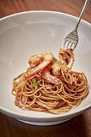 Kouros Hotel & Suites