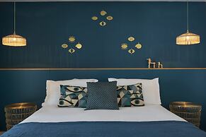 Kouros Hotel & Suites