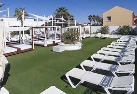 Playa De La Luz Hotel