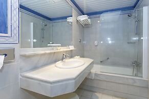 Playa De La Luz Hotel