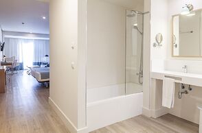 Playa De La Luz Hotel