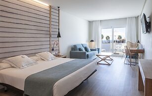 Playa De La Luz Hotel