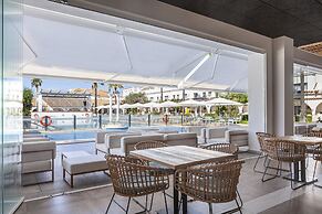 Playa De La Luz Hotel