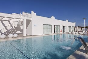 Playa De La Luz Hotel