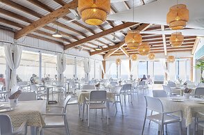 Playa De La Luz Hotel