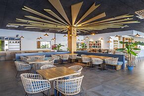 Playa De La Luz Hotel