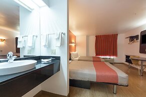 Motel 6 Dallas, TX - Northeast