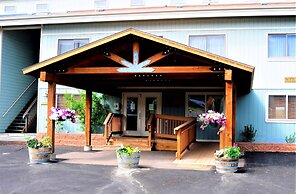 Twin Rivers Condominiums by Alderwood Colorado Management