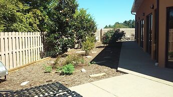 Quality Inn & Suites Benton - Draffenville