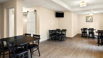 Magnuson Hotel Detroit Airport