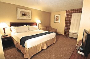 Holiday Inn Express & Suites St. Louis West - Fenton by IHG