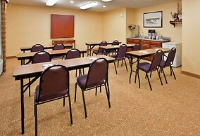 Holiday Inn Express & Suites St. Louis West - Fenton by IHG