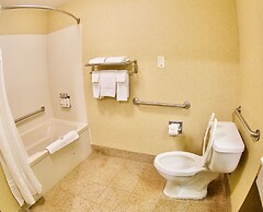 Holiday Inn Express & Suites St. Louis West - Fenton by IHG