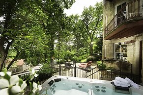 The Crescent Hotel and Spa