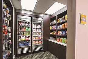 La Quinta Inn & Suites by Wyndham Dallas Plano West