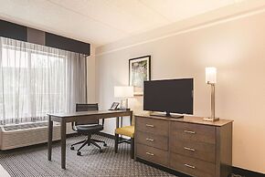 La Quinta Inn & Suites by Wyndham Dallas Plano West