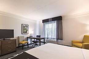 La Quinta Inn & Suites by Wyndham Dallas Plano West