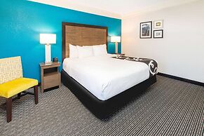 La Quinta Inn & Suites by Wyndham Tampa Brandon Regency Park