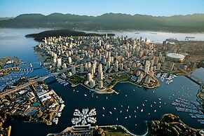 Delta Hotels by Marriott Vancouver Downtown Suites