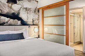 Delta Hotels by Marriott Vancouver Downtown Suites